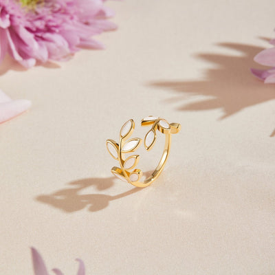 Golden Laurel Ring