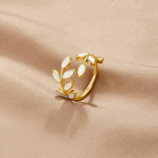Golden Laurel Ring